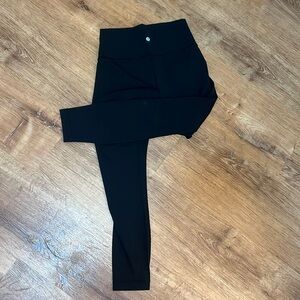 NWOT LULULEMON Wunder Under 25” Leggings